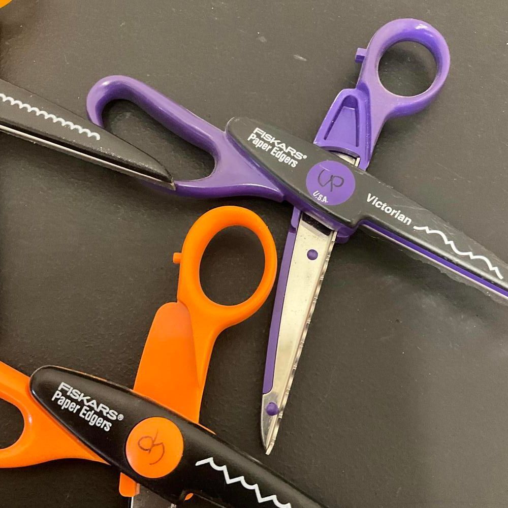 VTG Fiskars Paper Shapers Edgers Scissor Decorative Paper Lot of 4 Multicolored - Picture 8 of 9